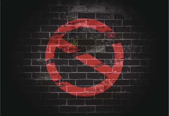 怀疑有人AI作弊，全班115人遭“连坐重考”！现场写代码+答辩+全程录像，学生怒怼：答错一句就完了？